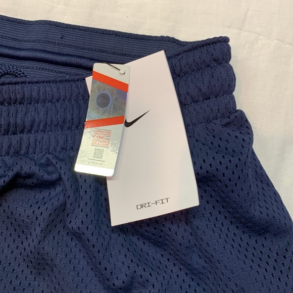 Nike- Villanova basketball shorts. Size XXL NWT - Picture 4 of 6